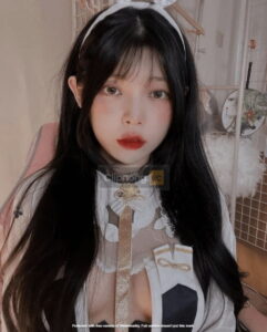 Clip | Yudi Kim streamer khoe hàng bốc lửa trên live
